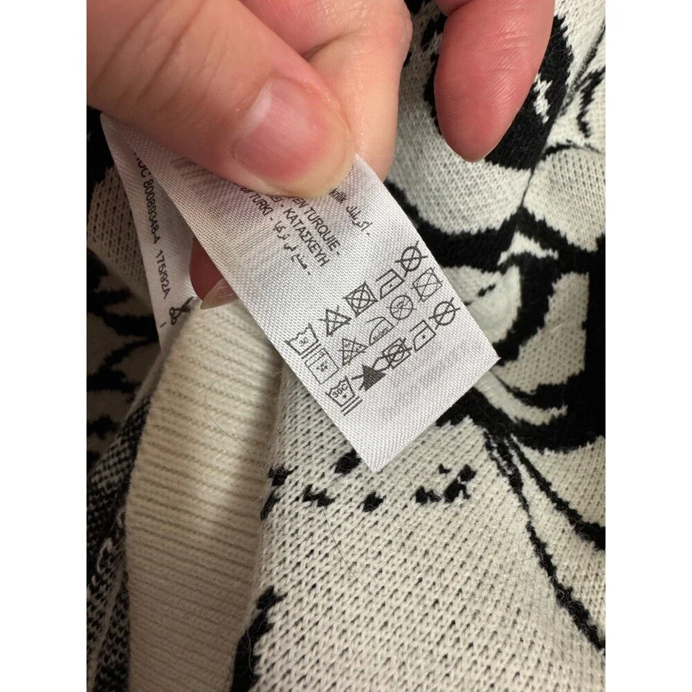 Zara Mens L-XL Abstract Jacquard Knit Sweater Vest White Black V-Neck Graffiti